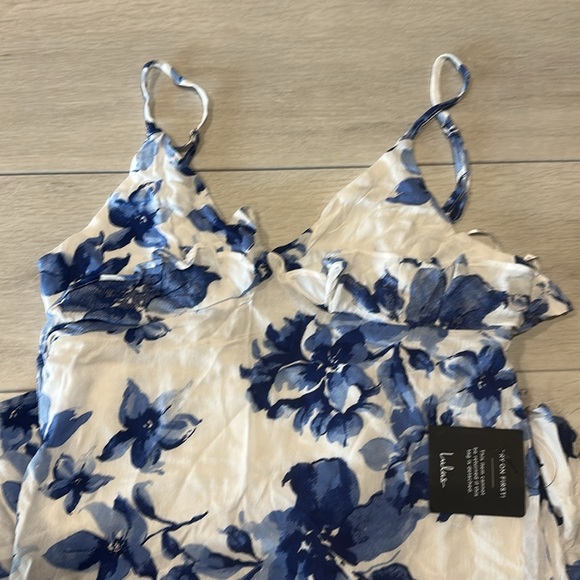 Lulus Island Time Blue and White Floral Print Ruffled Midi Dress Small NWT - Picture 5 of 6